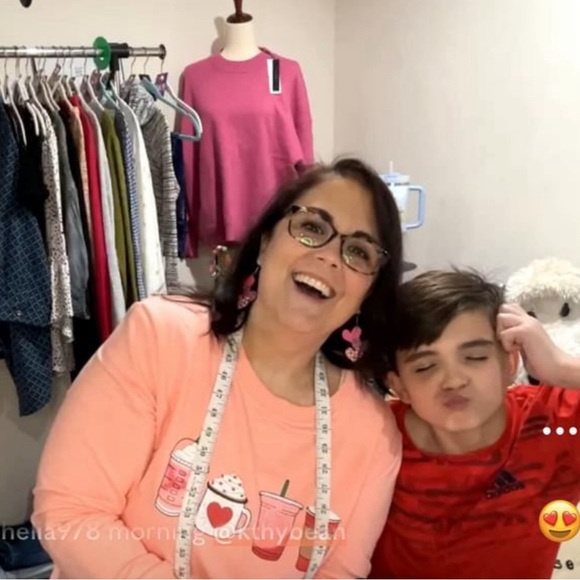 Meet your Posher, Courtney - Picture 3 of 3